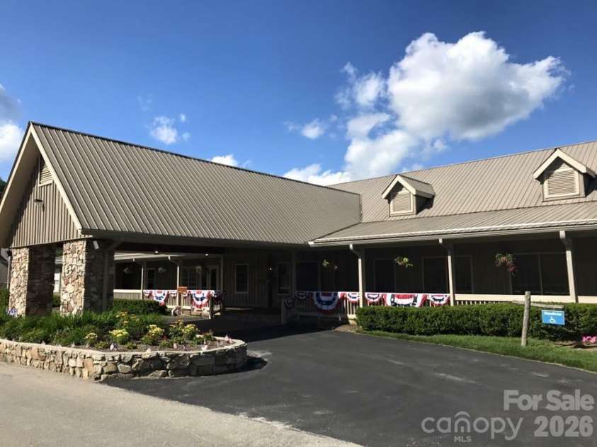 54 Hamlin Lane, Mars Hill, NC 28754.  MLS# CAR4413783, YatesRealty ID 43718. Wolf Laurel Country Club