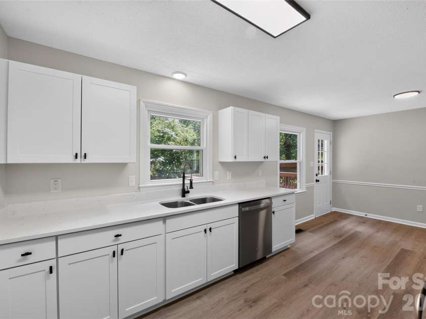 4625 Longbriar Drive, Gastonia, NC 28056.  MLS# CAR4414205, YatesRealty ID 43719. 