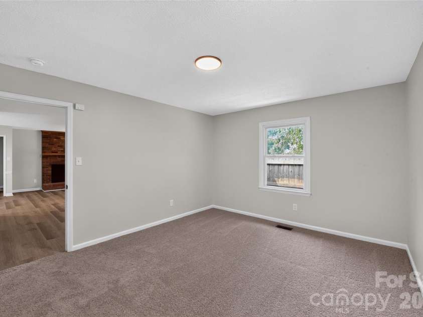 4625 Longbriar Drive, Gastonia, NC 28056.  MLS# CAR4414205, YatesRealty ID 43719. 
