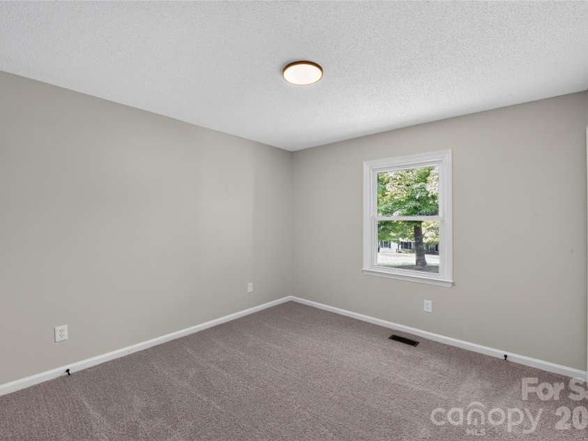 4625 Longbriar Drive, Gastonia, NC 28056.  MLS# CAR4414205, YatesRealty ID 43719. 