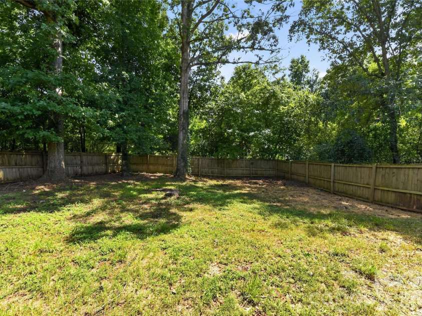 4625 Longbriar Drive, Gastonia, NC 28056.  MLS# CAR4414205, YatesRealty ID 43719. 