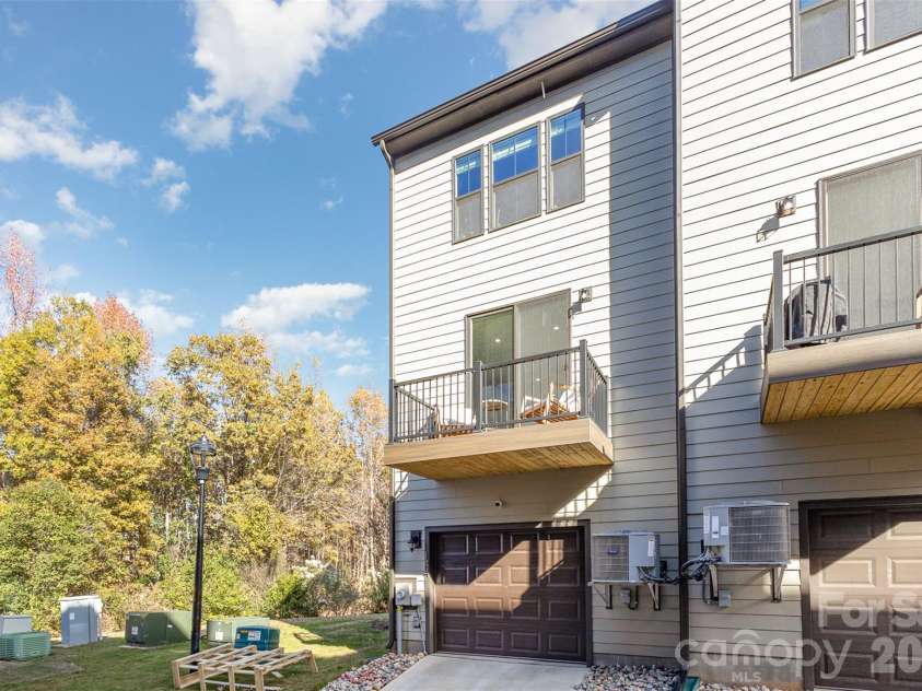 144 Millsbee Lane, Charlotte, NC 28205.  MLS# CAR4345179, YatesRealty ID 4372. 