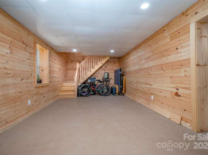 344 Wolf Trail, Lake Lure, NC 28746.  MLS# CAR4126442, YatesRealty ID 4372. Lower Level Rec/Gameroom or Family Room