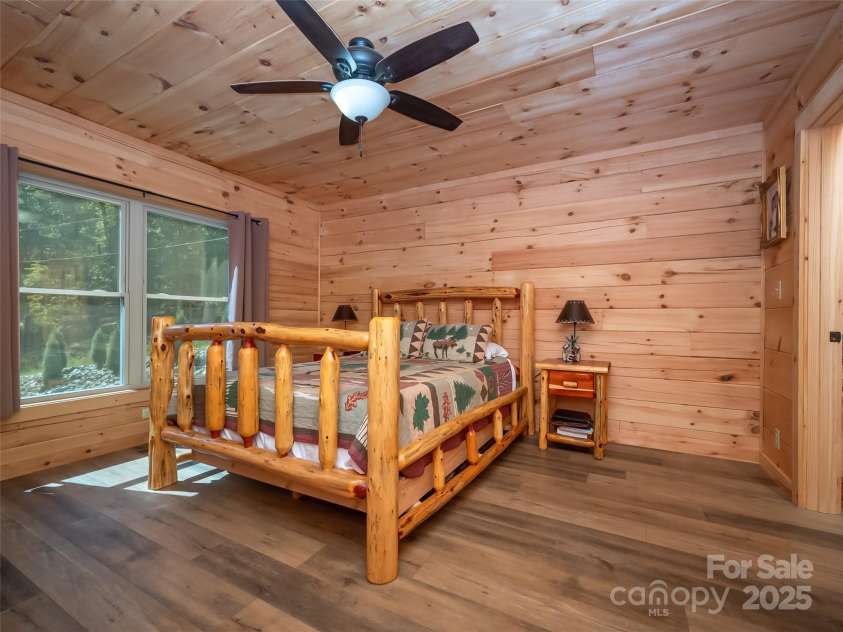 344 Wolf Trail, Lake Lure, NC 28746.  MLS# CAR4126442, YatesRealty ID 4372. Spacious Primary Ensuite