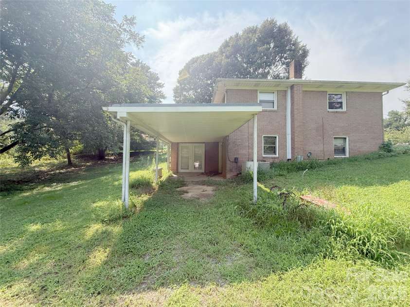 2406 Dale Street, Kannapolis, NC 28083.  MLS# CAR4414217, YatesRealty ID 43722. 