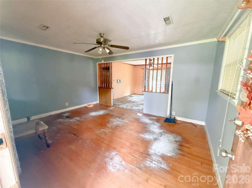 2406 Dale Street, Kannapolis, NC 28083.  MLS# CAR4414217, YatesRealty ID 43722. 