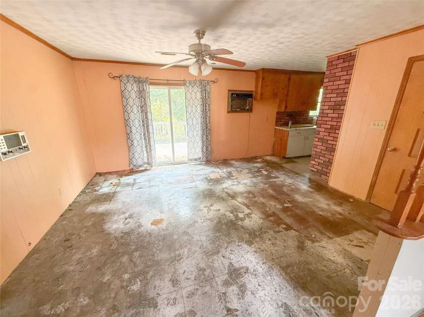 2406 Dale Street, Kannapolis, NC 28083.  MLS# CAR4414217, YatesRealty ID 43722. 