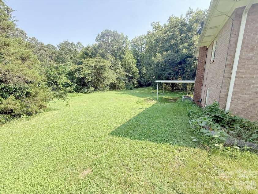 2406 Dale Street, Kannapolis, NC 28083.  MLS# CAR4414217, YatesRealty ID 43722. 