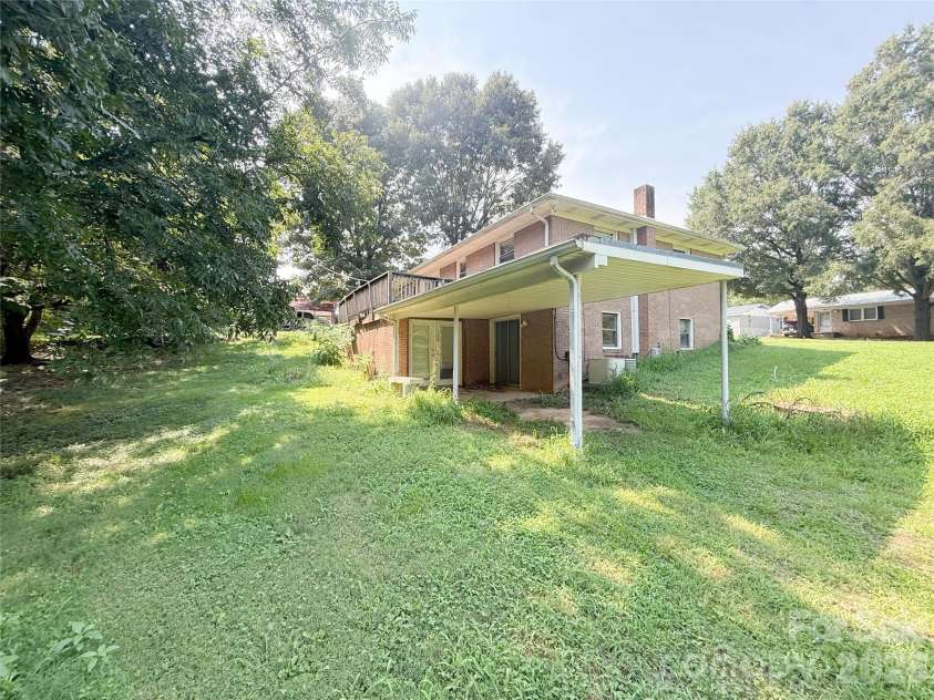 2406 Dale Street, Kannapolis, NC 28083.  MLS# CAR4414217, YatesRealty ID 43722. 