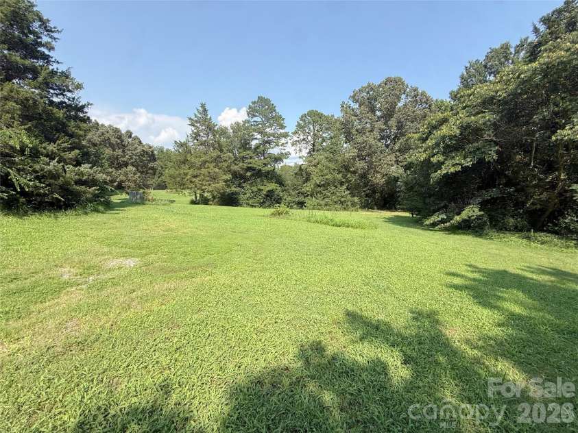 2406 Dale Street, Kannapolis, NC 28083.  MLS# CAR4414217, YatesRealty ID 43722. 