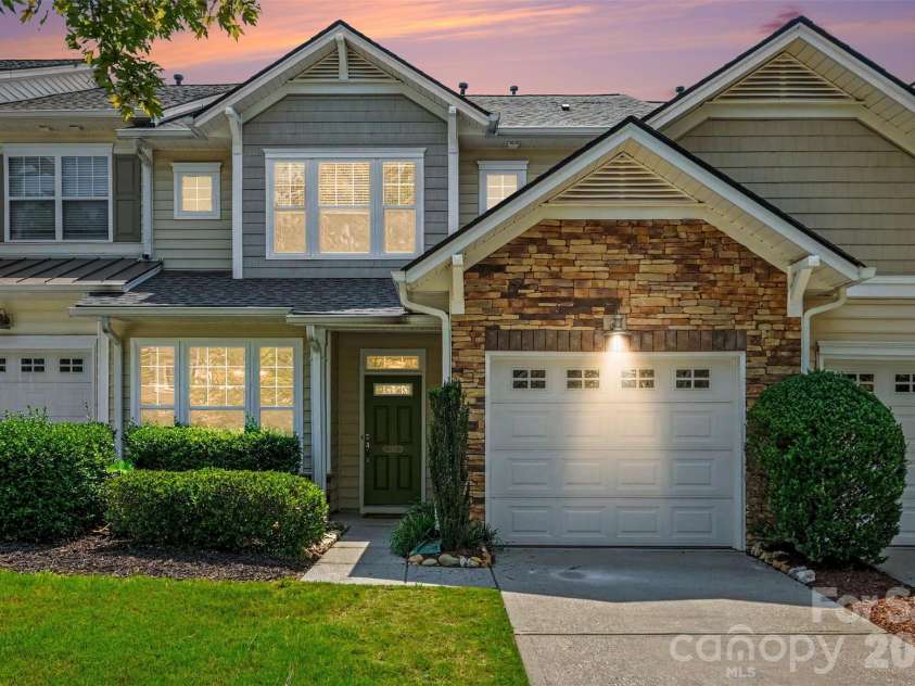 567 Pine Links Drive, Tega Cay, SC 29708.  MLS# CAR4404170, YatesRealty ID 43723. 