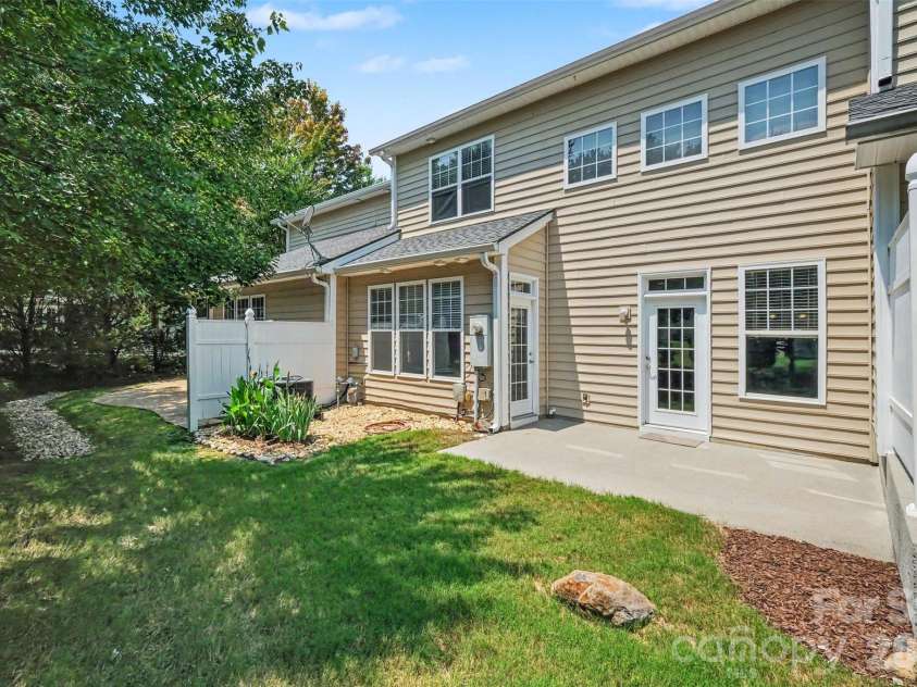 567 Pine Links Drive, Tega Cay, SC 29708.  MLS# CAR4404170, YatesRealty ID 43723. 