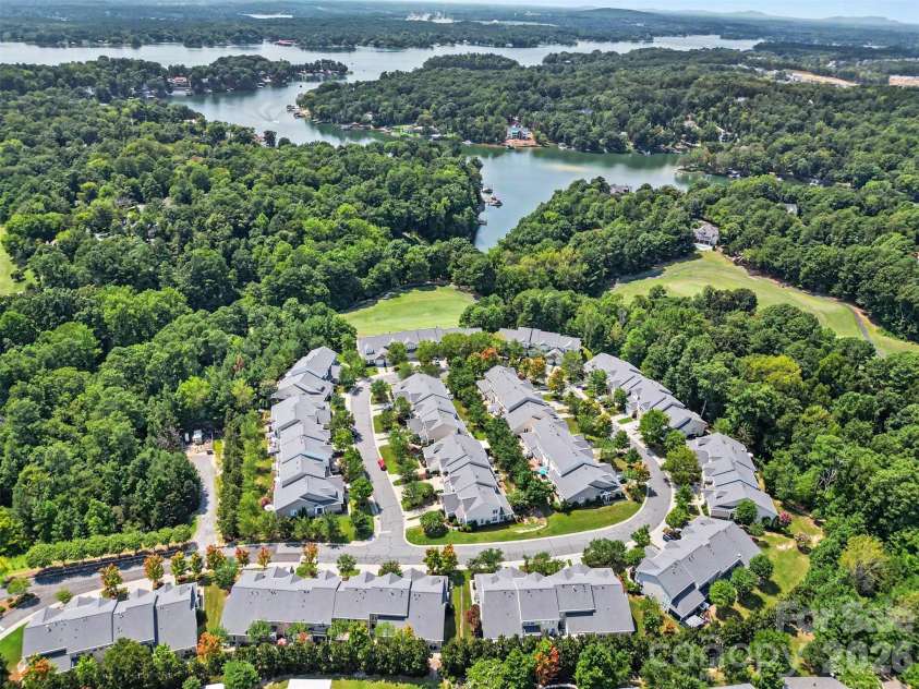 567 Pine Links Drive, Tega Cay, SC 29708.  MLS# CAR4404170, YatesRealty ID 43723. 