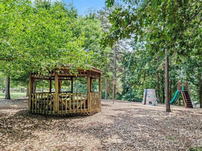 567 Pine Links Drive, Tega Cay, SC 29708.  MLS# CAR4404170, YatesRealty ID 43723. 