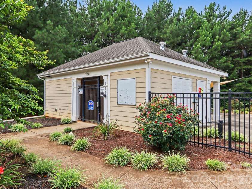 509 Augustus Lane, Mount Holly, NC 28120.  MLS# CAR4410713, YatesRealty ID 43725. 