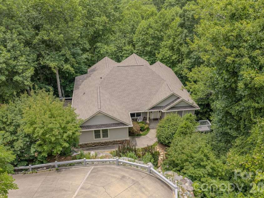 329 Mountain Crest Drive, Hendersonville, NC 28739.  MLS# CAR4384894, YatesRealty ID 43728. 