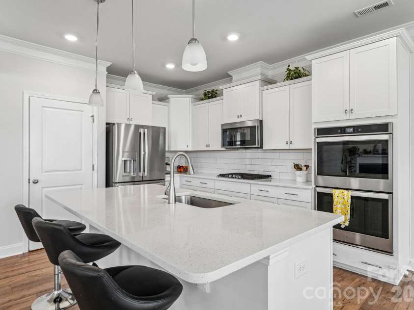 1093 Thoroughbred Drive, Iron Station, NC 28080.  MLS# CAR4413596, YatesRealty ID 43730. Kitchen