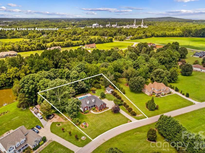 276 Falcon Crest Lane, Salisbury, NC 28147.  MLS# CAR4413418, YatesRealty ID 43731. 