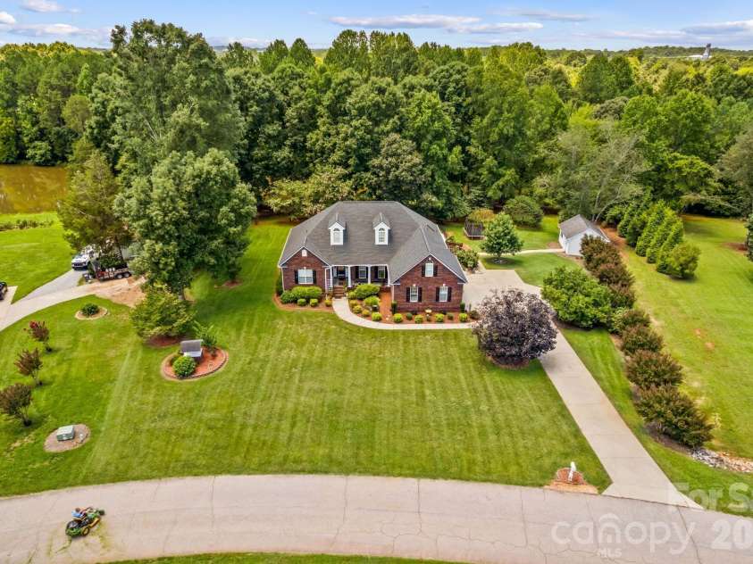276 Falcon Crest Lane, Salisbury, NC 28147.  MLS# CAR4413418, YatesRealty ID 43731. 
