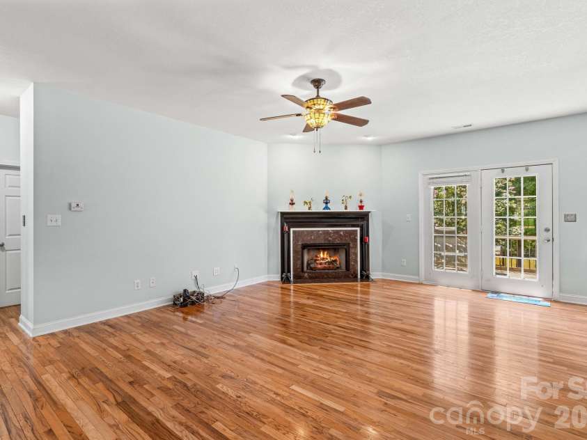 276 Falcon Crest Lane, Salisbury, NC 28147.  MLS# CAR4413418, YatesRealty ID 43731. 