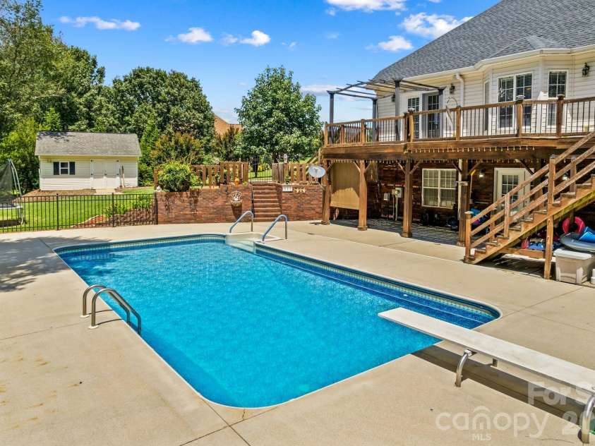 276 Falcon Crest Lane, Salisbury, NC 28147.  MLS# CAR4413418, YatesRealty ID 43731. 