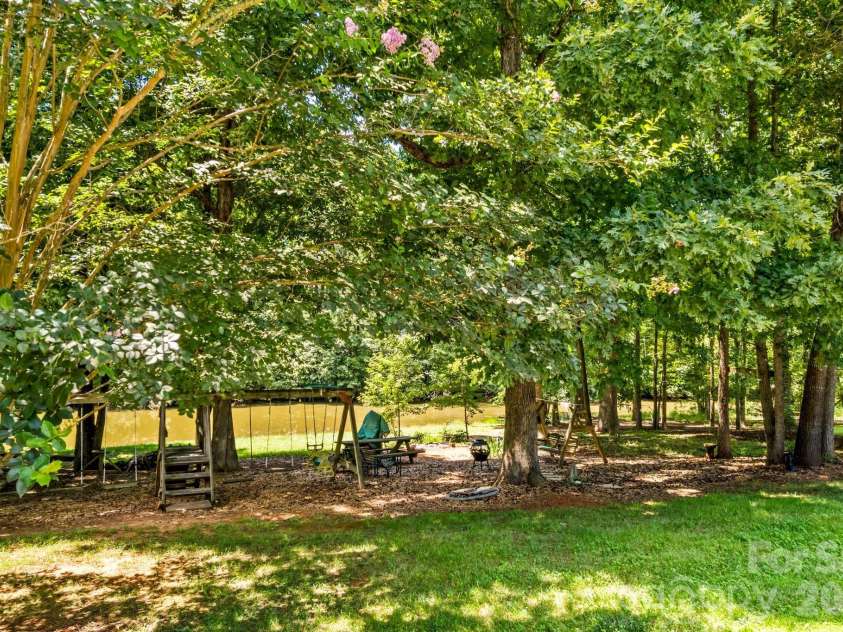 276 Falcon Crest Lane, Salisbury, NC 28147.  MLS# CAR4413418, YatesRealty ID 43731. 