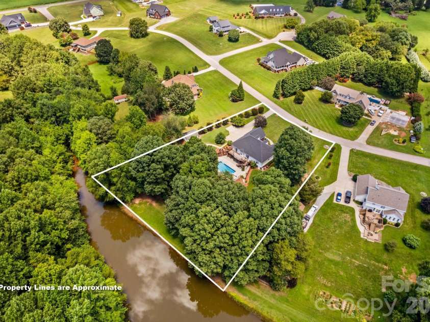276 Falcon Crest Lane, Salisbury, NC 28147.  MLS# CAR4413418, YatesRealty ID 43731. 