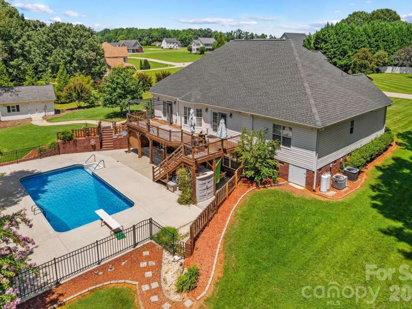 276 Falcon Crest Lane, Salisbury, NC 28147.  MLS# CAR4413418, YatesRealty ID 43731. 