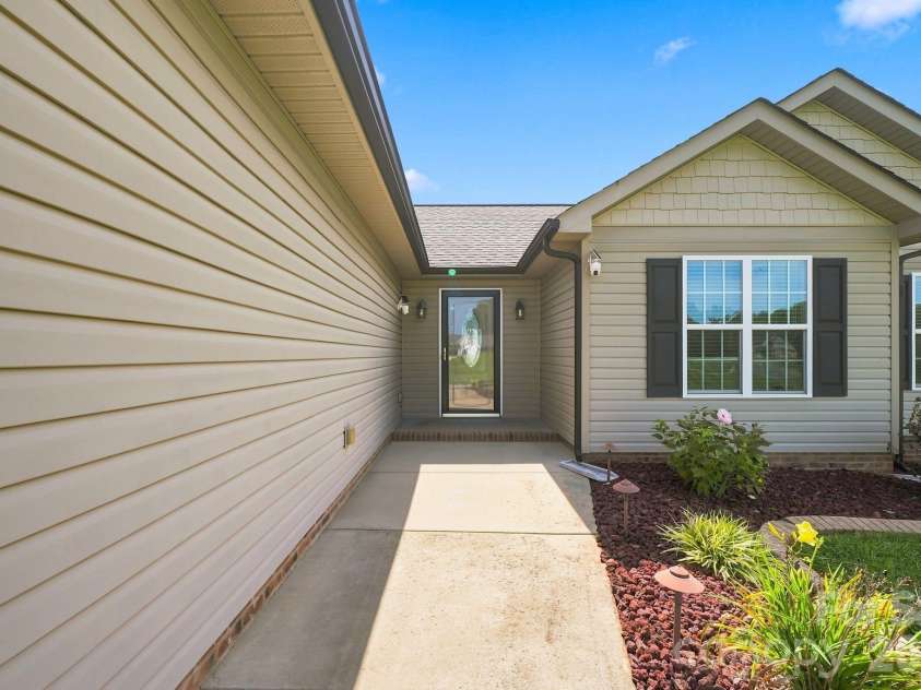 1215 Autumn Cove, Monroe, NC 28112.  MLS# CAR4413791, YatesRealty ID 43734. 