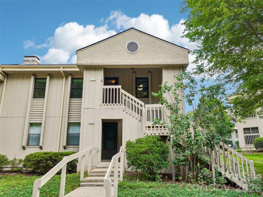 1106 Abbey Circle, Asheville, NC 28805.  MLS# CAR4413103, YatesRealty ID 43735. 