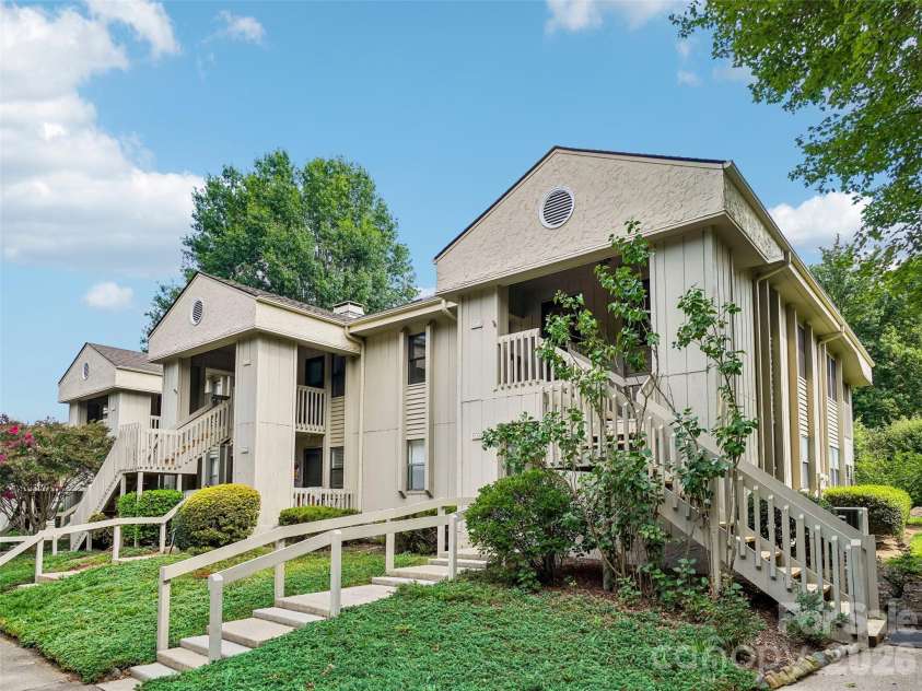1106 Abbey Circle, Asheville, NC 28805.  MLS# CAR4413103, YatesRealty ID 43735. 