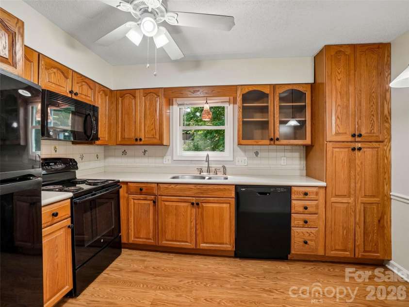 1106 Abbey Circle, Asheville, NC 28805.  MLS# CAR4413103, YatesRealty ID 43735. 