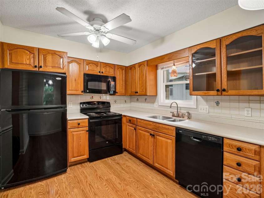 1106 Abbey Circle, Asheville, NC 28805.  MLS# CAR4413103, YatesRealty ID 43735. 
