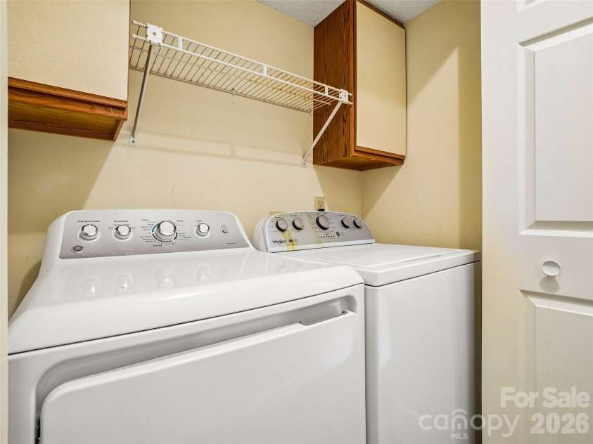 1106 Abbey Circle, Asheville, NC 28805.  MLS# CAR4413103, YatesRealty ID 43735. 