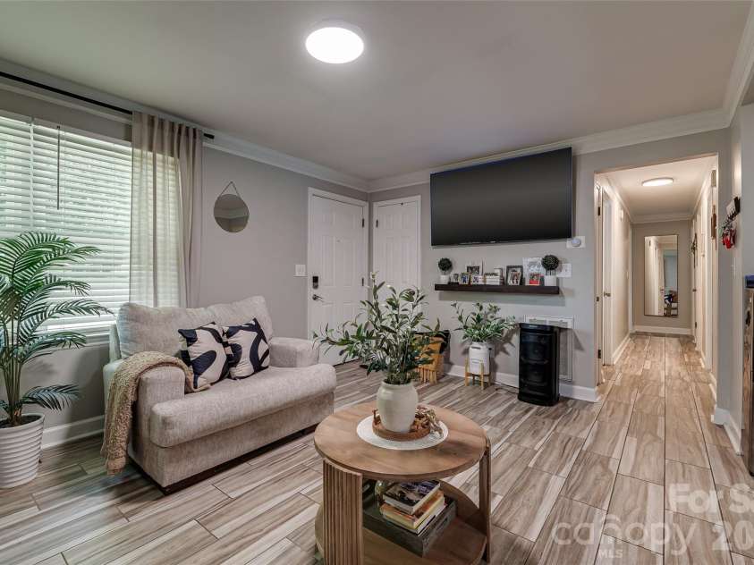 531 Stilwell Oaks Circle, Charlotte, NC 28212.  MLS# CAR4413682, YatesRealty ID 43736. 
