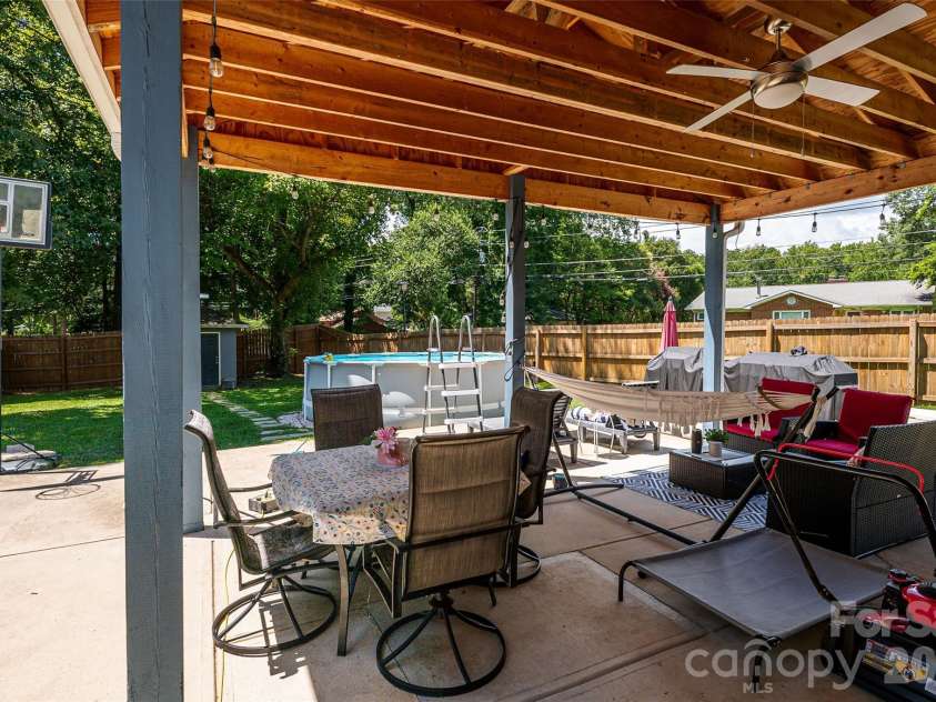 531 Stilwell Oaks Circle, Charlotte, NC 28212.  MLS# CAR4413682, YatesRealty ID 43736. 