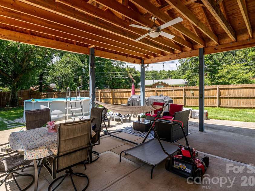 531 Stilwell Oaks Circle, Charlotte, NC 28212.  MLS# CAR4413682, YatesRealty ID 43736. 