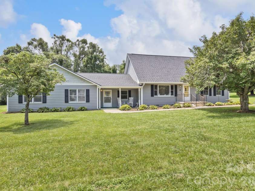 47 Cane Creek Circle, Fairview, NC 28730.  MLS# CAR4412959, YatesRealty ID 43737. 