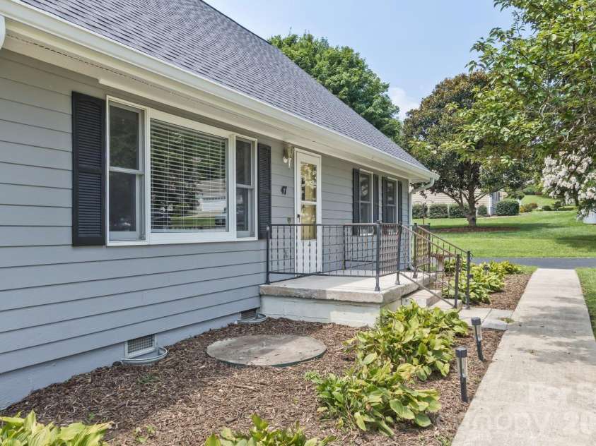 47 Cane Creek Circle, Fairview, NC 28730.  MLS# CAR4412959, YatesRealty ID 43737. 