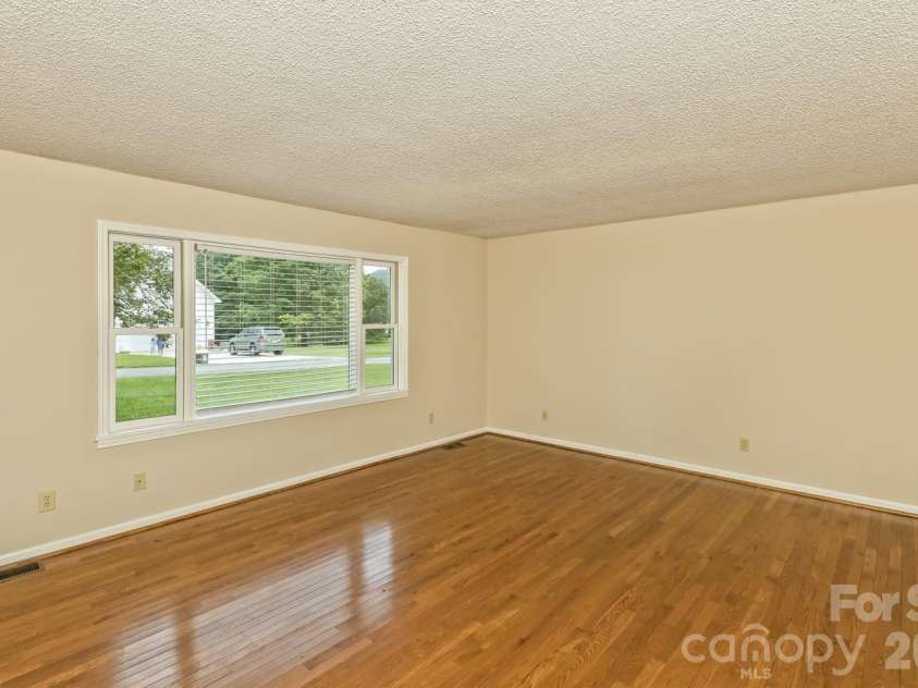 47 Cane Creek Circle, Fairview, NC 28730.  MLS# CAR4412959, YatesRealty ID 43737. 