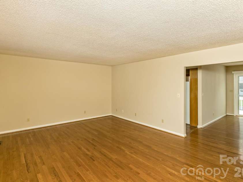 47 Cane Creek Circle, Fairview, NC 28730.  MLS# CAR4412959, YatesRealty ID 43737. 