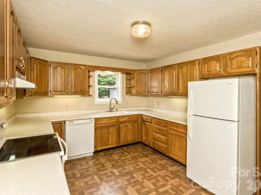 47 Cane Creek Circle, Fairview, NC 28730.  MLS# CAR4412959, YatesRealty ID 43737. 