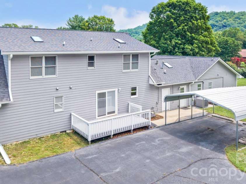 47 Cane Creek Circle, Fairview, NC 28730.  MLS# CAR4412959, YatesRealty ID 43737. 