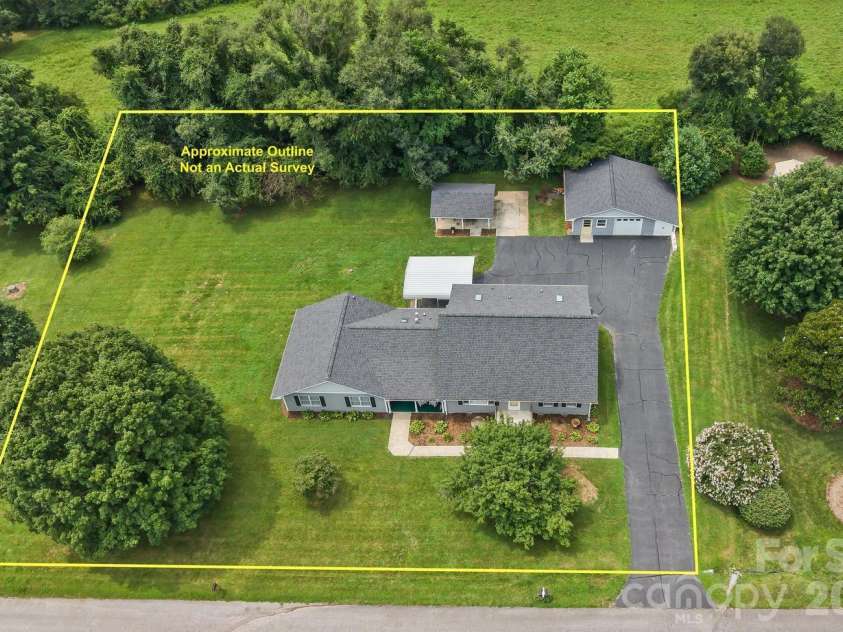 47 Cane Creek Circle, Fairview, NC 28730.  MLS# CAR4412959, YatesRealty ID 43737. 