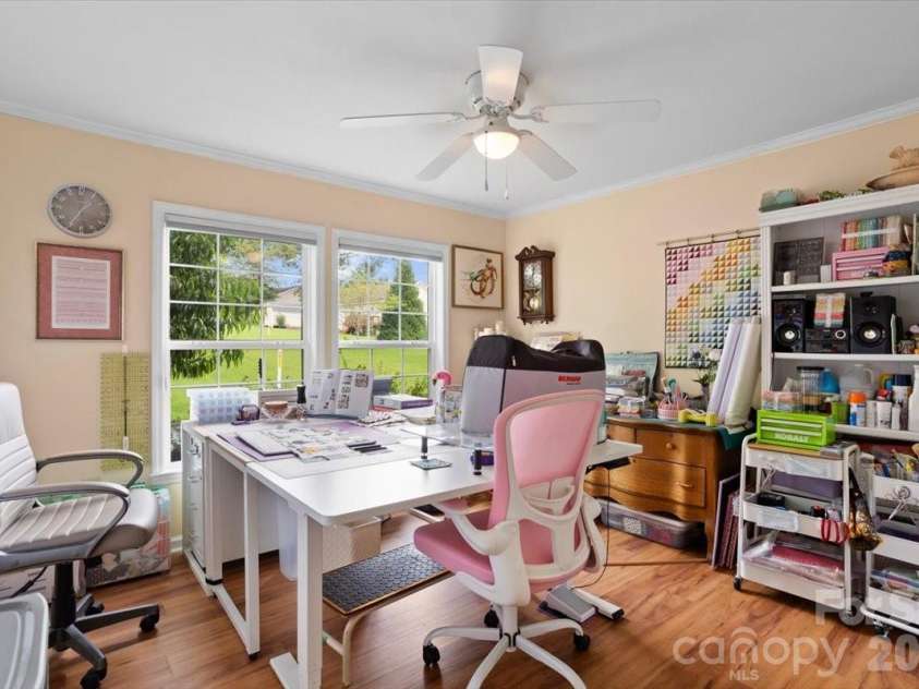 39 Stephanie Lane, Hendersonville, NC 28792.  MLS# CAR4412747, YatesRealty ID 43738. 