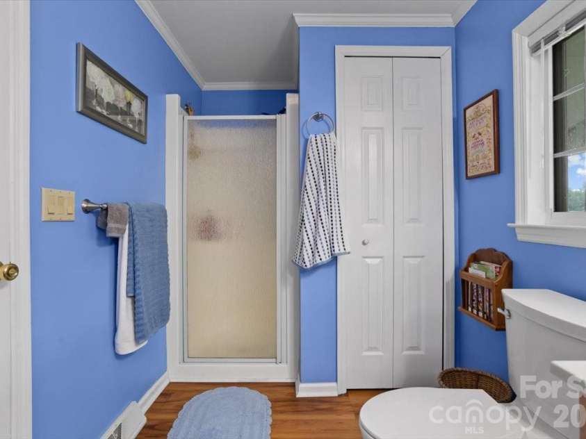 39 Stephanie Lane, Hendersonville, NC 28792.  MLS# CAR4412747, YatesRealty ID 43738. 