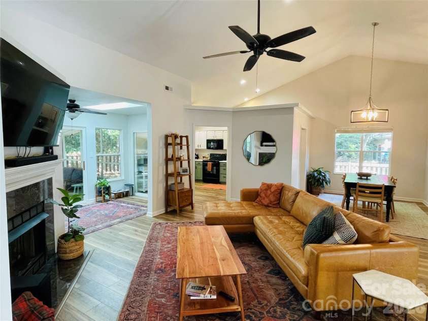 50 Stonebridge Drive, Asheville, NC 28805.  MLS# CAR4392347, YatesRealty ID 43739. 