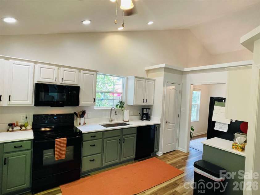 50 Stonebridge Drive, Asheville, NC 28805.  MLS# CAR4392347, YatesRealty ID 43739. 