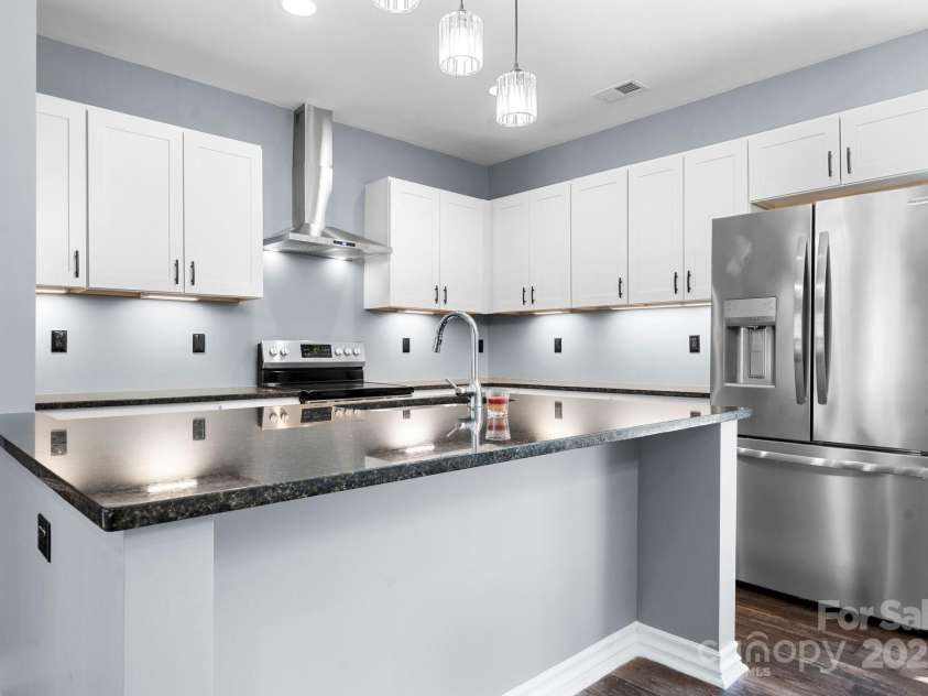 105 4th Street, Catawba, NC 28609.  MLS# CAR4233338, YatesRealty ID 4374. 