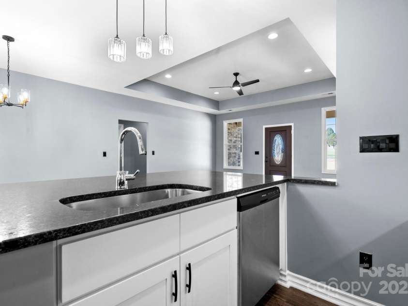 105 4th Street, Catawba, NC 28609.  MLS# CAR4233338, YatesRealty ID 4374. 